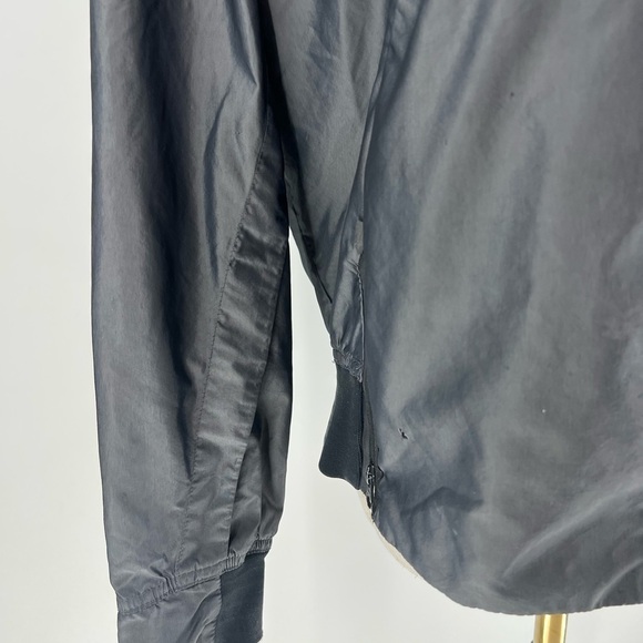 NIKE Women's Woven T2 Jacket in Deep Pewter - Picture 3 of 11